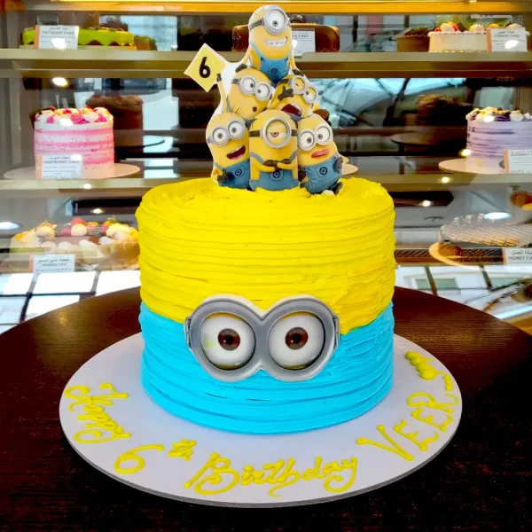 Minions Cream Cake